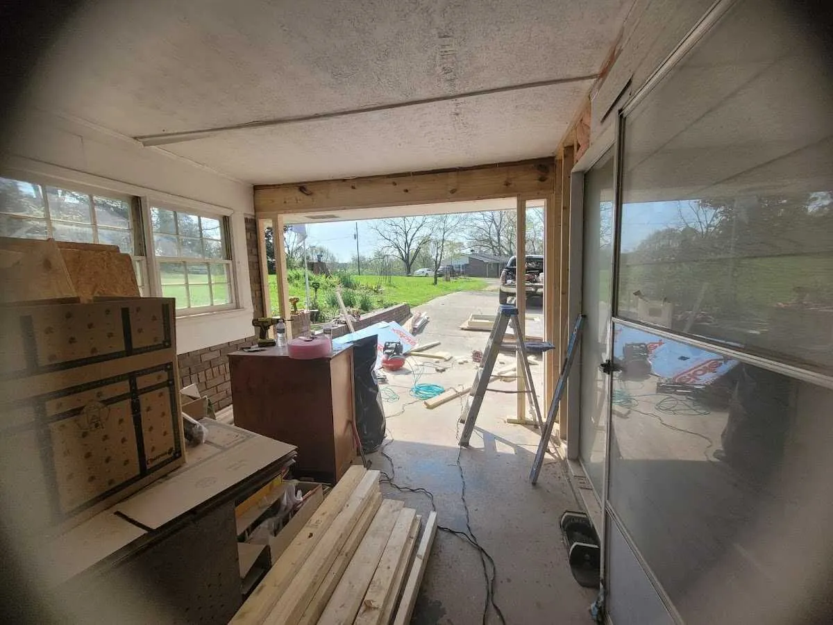 Air movers and dehumidifier for Drying & Dehumidification in Red Lion